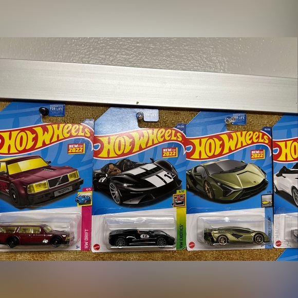 Hot Wheels - Picture 5 of 5